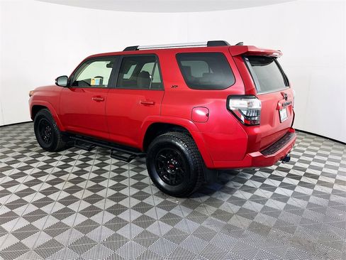Used 2021 Toyota 4Runner SR5 Premium image 5