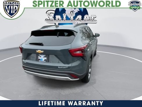New 2026 Chevrolet Trax LT w/ Sunroof Package FWD image 7