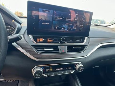 New 2025 Nissan Altima 2.5 SV w/ SV Special Edition Package image 24