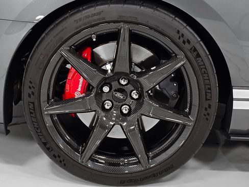 Used 2022 Ford Mustang Shelby GT500 w/ Carbon Fiber Track Pack image 17