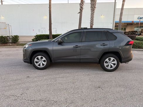 Used 2019 Toyota RAV4 LE image 2