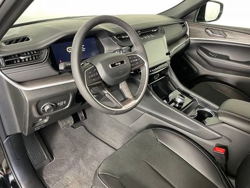 New 2026 Jeep Grand Cherokee 4WD image 3