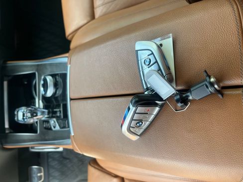 Used 2019 BMW X5 xDrive50i w/ M Sport Package AWD/4WD image 27