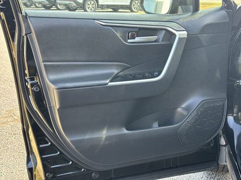 Used 2025 Toyota RAV4 XLE image 14