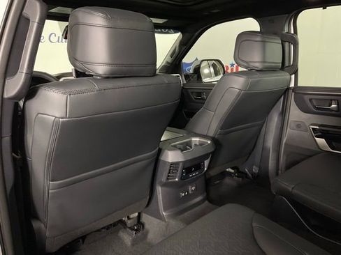 Used 2025 Toyota Sequoia Platinum image 15