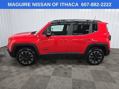 Used 2023 Jeep Renegade Trailhawk w/ Trailhawk Elite Group AWD/4WD image 5