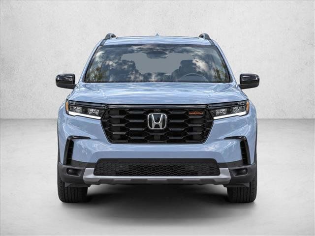 Used 2024 Honda Pilot TrailSport image 2
