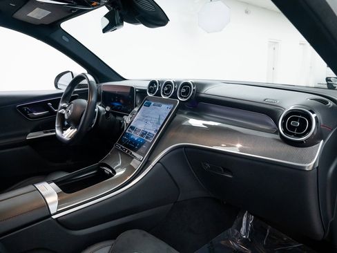 Used 2024 Mercedes-Benz GLC 43 AMG 4MATIC image 25