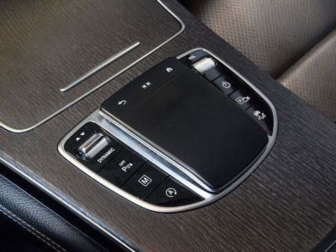 Used 2021 Mercedes-Benz GLC 300 4MATIC image 26