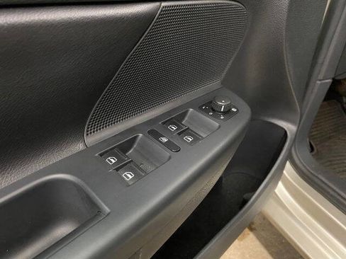 Used 2012 Volkswagen Jetta TDI image 11