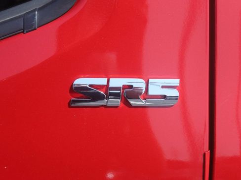 Used 2023 Toyota Tacoma SR5 AWD/4WD image 30