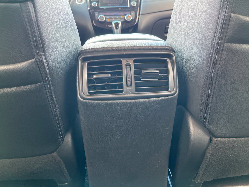 Used 2018 Nissan Rogue SL AWD/4WD image 15