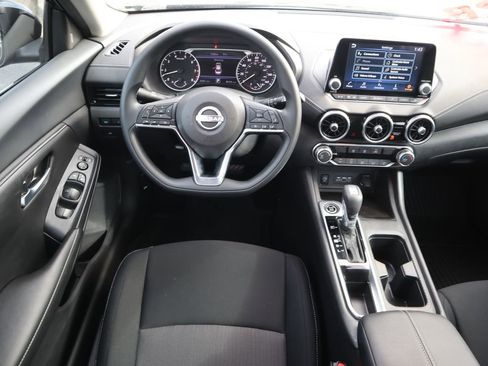 Used 2025 Nissan Sentra SV w/ Trunk Package image 11