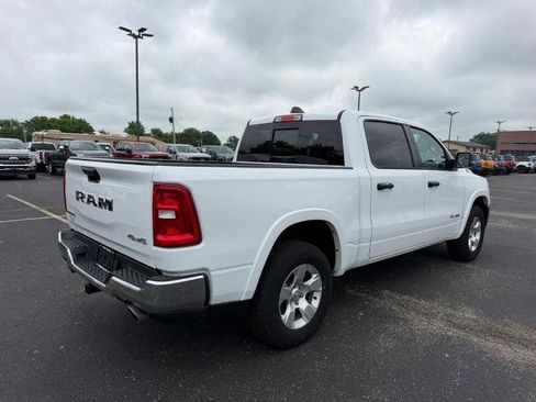 Used 2025 RAM 1500 Big Horn AWD/4WD image 3