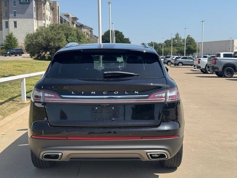 Used 2022 Lincoln Nautilus FWD w/ Premium Package image 5