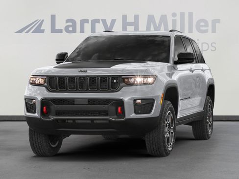 Used 2022 Jeep Grand Cherokee Altitude AWD/4WD image 1