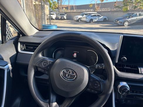 Used 2025 Toyota RAV4 XLE image 34