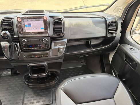Used 2024 RAM ProMaster 2500 w/ Convenience Group FWD image 28