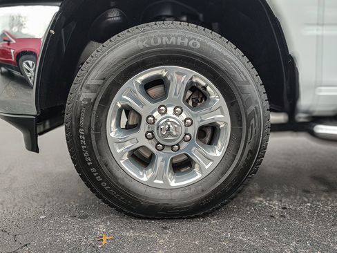 Used 2024 RAM 3500 Big Horn image 15