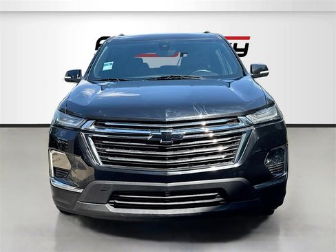 Used 2023 Chevrolet Traverse LT w/ Midnight/Sport Edition image 2