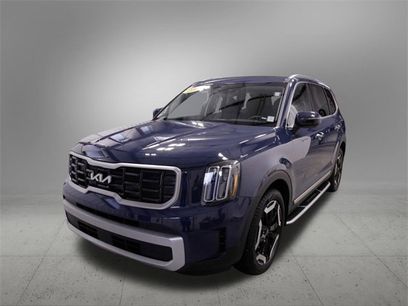 Used 2024 Kia Telluride S w/ S Sunroof Package