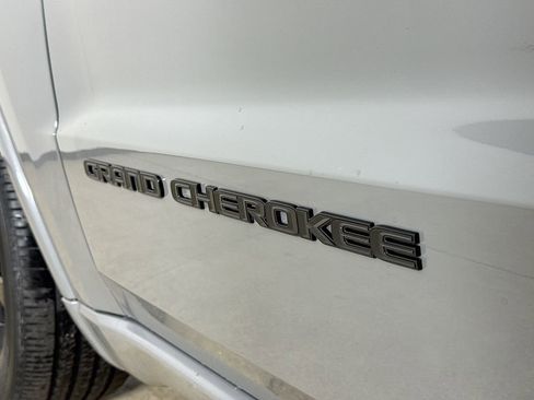 Certified 2021 Jeep Grand Cherokee Laredo X image 28