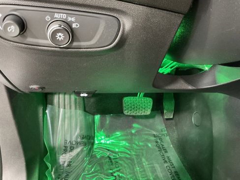 Used 2020 Chevrolet Equinox LS image 15