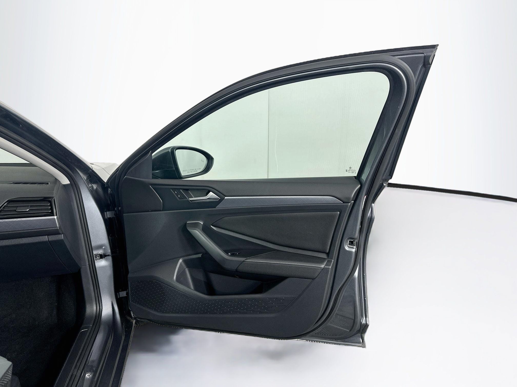 Used 2024 Volkswagen Jetta SE FWD image 31