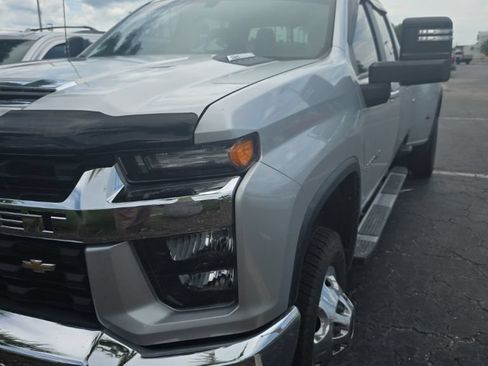 Used 2022 Chevrolet Silverado 3500 LT w/ Convenience Package AWD/4WD image 2