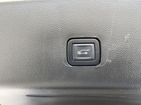 Certified 2022 Chevrolet Traverse Premier w/ LPO, Floor Liner Package image 23