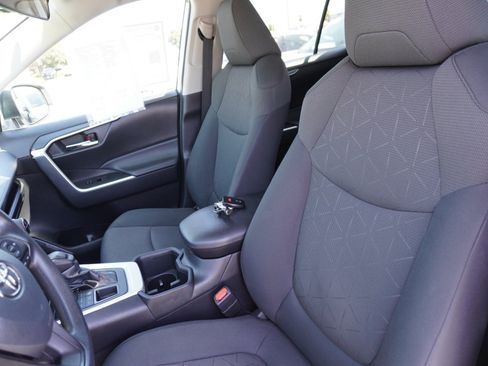 Used 2024 Toyota RAV4 XLE AWD/4WD image 21