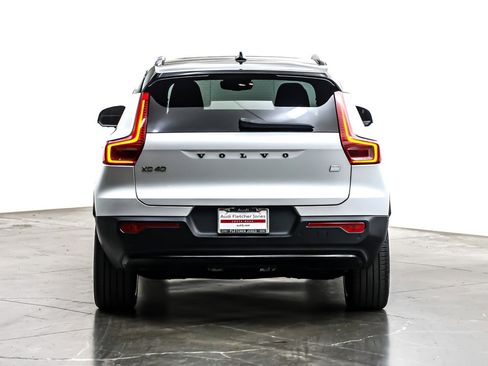 Used 2024 Volvo XC40 Recharge Ultimate image 4