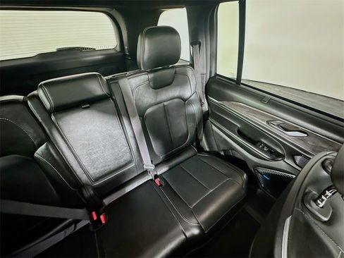 Used 2023 Jeep Grand Cherokee Overland w/ Luxury Tech Group IV image 14