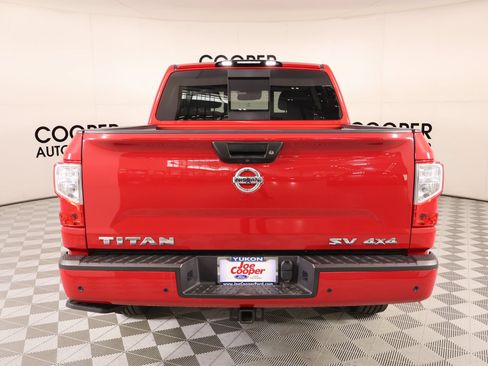Used 2021 Nissan Titan SV w/ SV Convenience Package AWD/4WD image 22