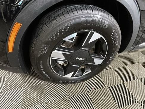 Used 2026 Kia Sportage LX FWD image 9