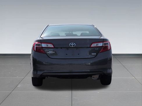 Used 2014 Toyota Camry LE image 5