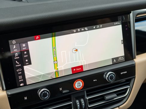 Used 2026 Porsche Macan image 26