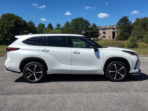 Used 2022 Toyota Highlander XSE image 43