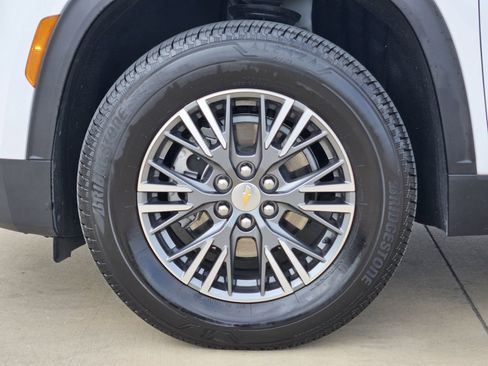 Certified 2026 Chevrolet Traverse LT w/ Driver Confidence Package image 13