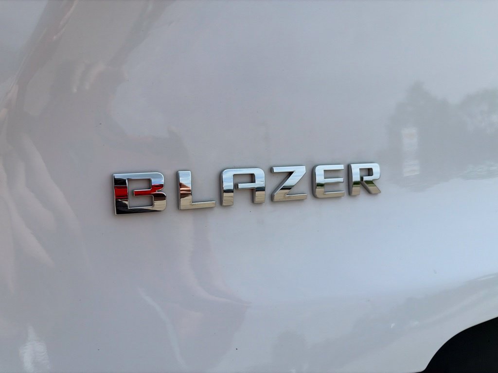 Used 2024 Chevrolet Blazer LT w/ Convenience Package FWD image 16