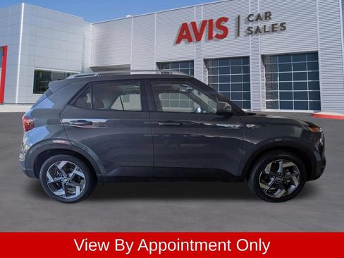 Used 2025 Hyundai Venue SEL FWD image 5