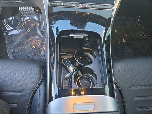 Used 2024 Mercedes-Benz GLC 300 4MATIC image 17