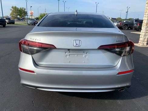 Used 2025 Honda Civic Sport image 4