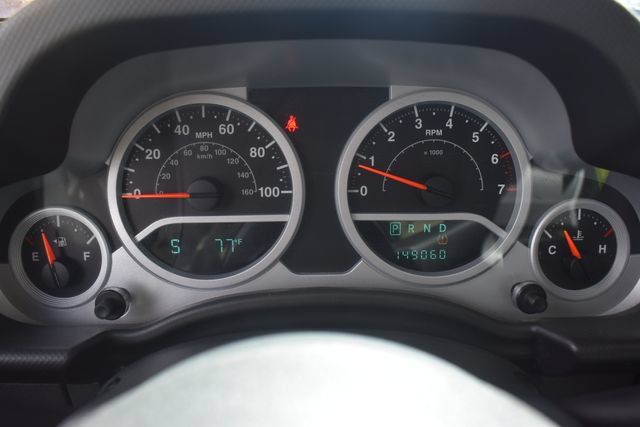 Used 2010 Jeep Wrangler Unlimited Rubicon AWD/4WD image 23