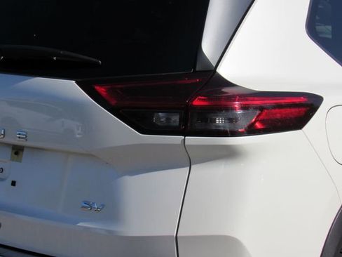 Certified 2023 Nissan Rogue SV image 10