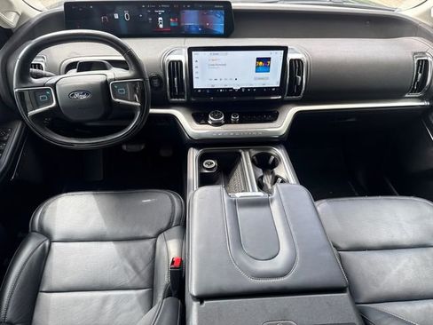Used 2025 Ford Expedition Max Platinum AWD/4WD image 12