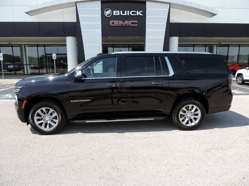 Certified 2026 Chevrolet Suburban Premier w/ Sun And Tow Package AWD/4WD image 8