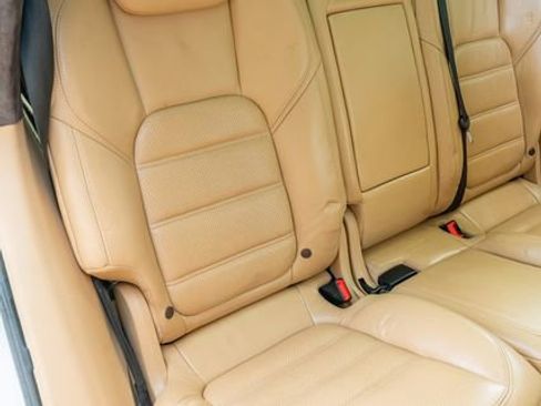 Used 2016 Porsche Cayenne Turbo AWD/4WD image 40