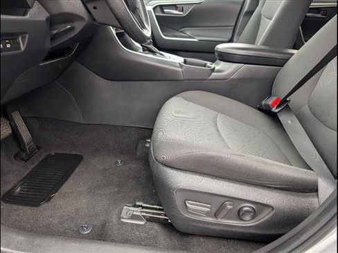 Used 2024 Toyota RAV4 XLE image 17