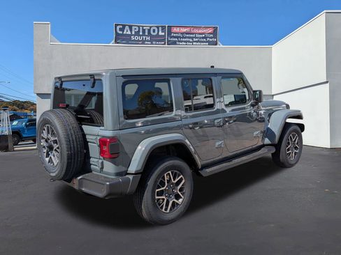 New 2026 Jeep Wrangler Unlimited Sahara AWD/4WD image 5